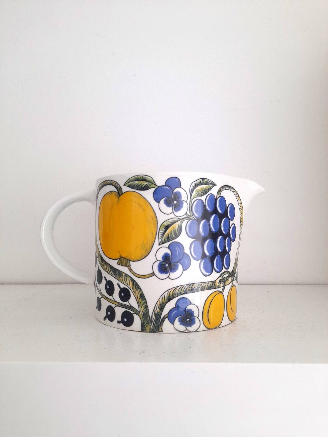 Water jug Arabia Finland model Paratiisi