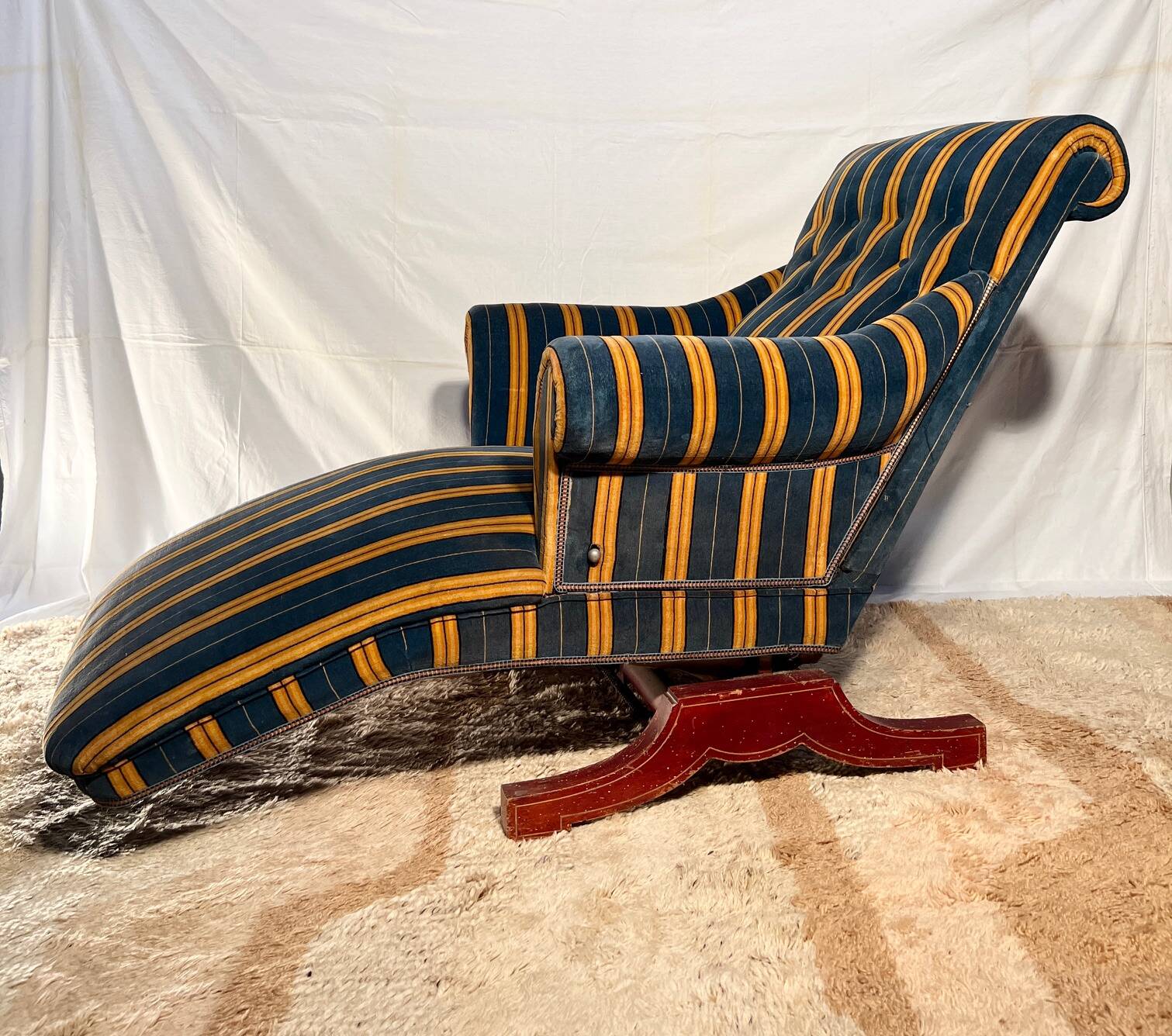 Dr Pascaud's Le Surrepos lounge chair, 1920s velvet chaise longue