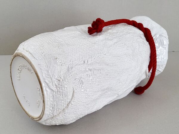 Vase vintage Bay Keramik sac de jute 1960