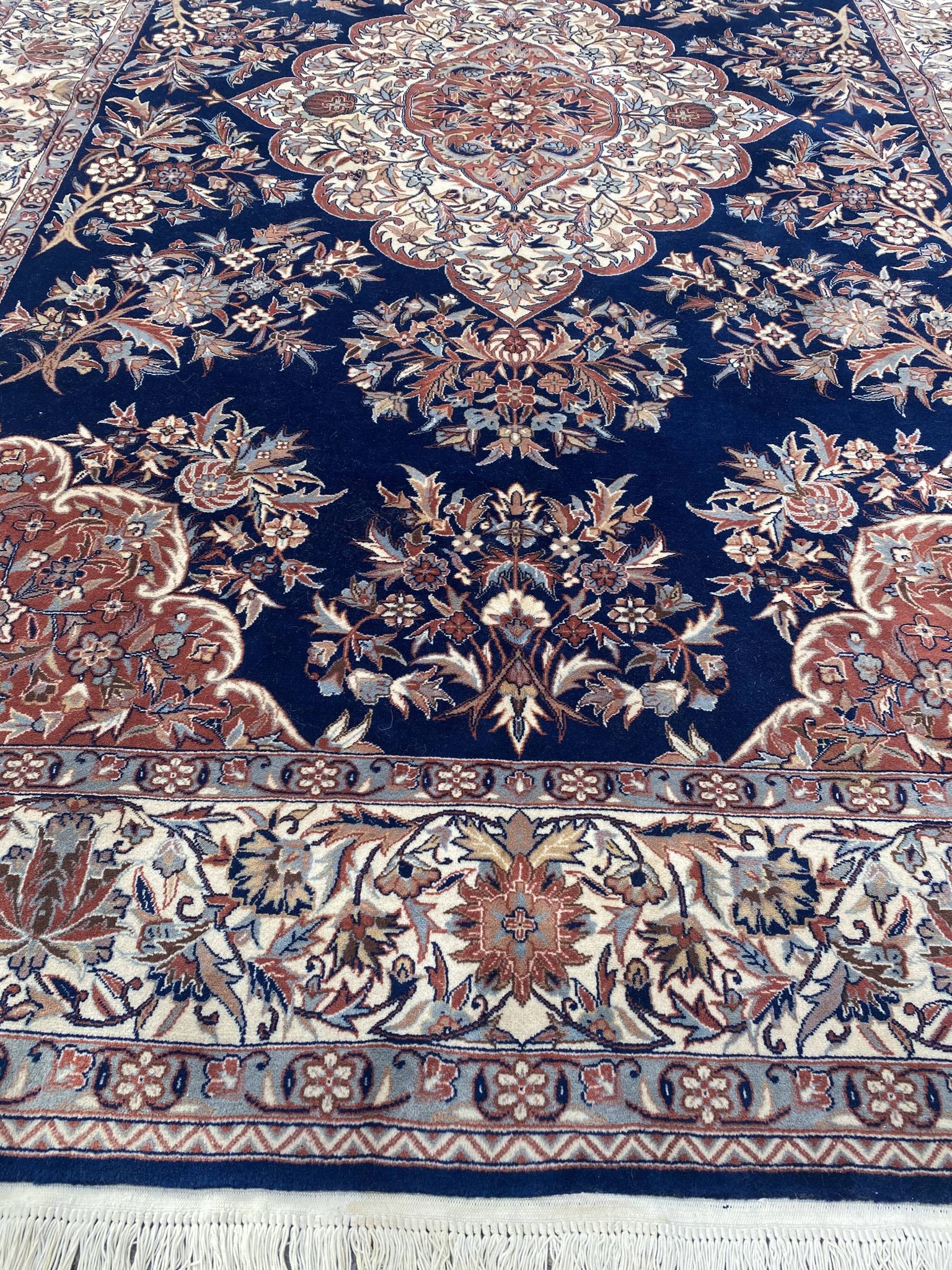 Nice big vintage carpet Sino Persian fine handmade 185x285 cm