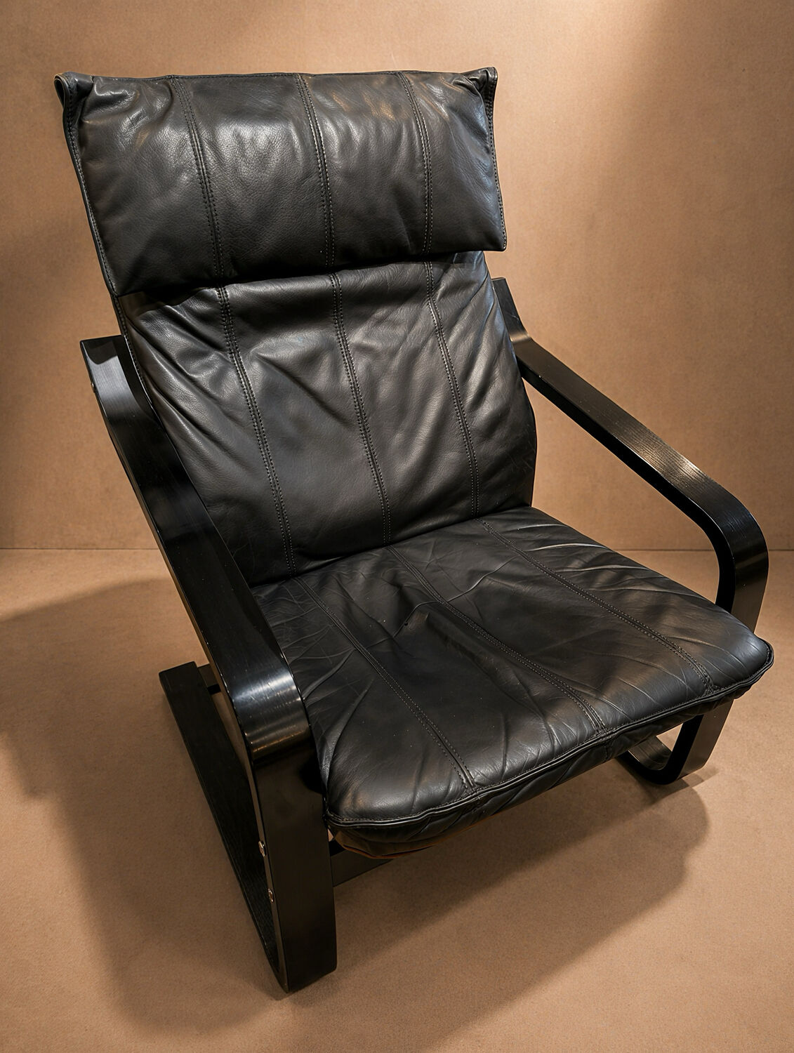 Pair of Poäng Armchairs / N. Nakamura