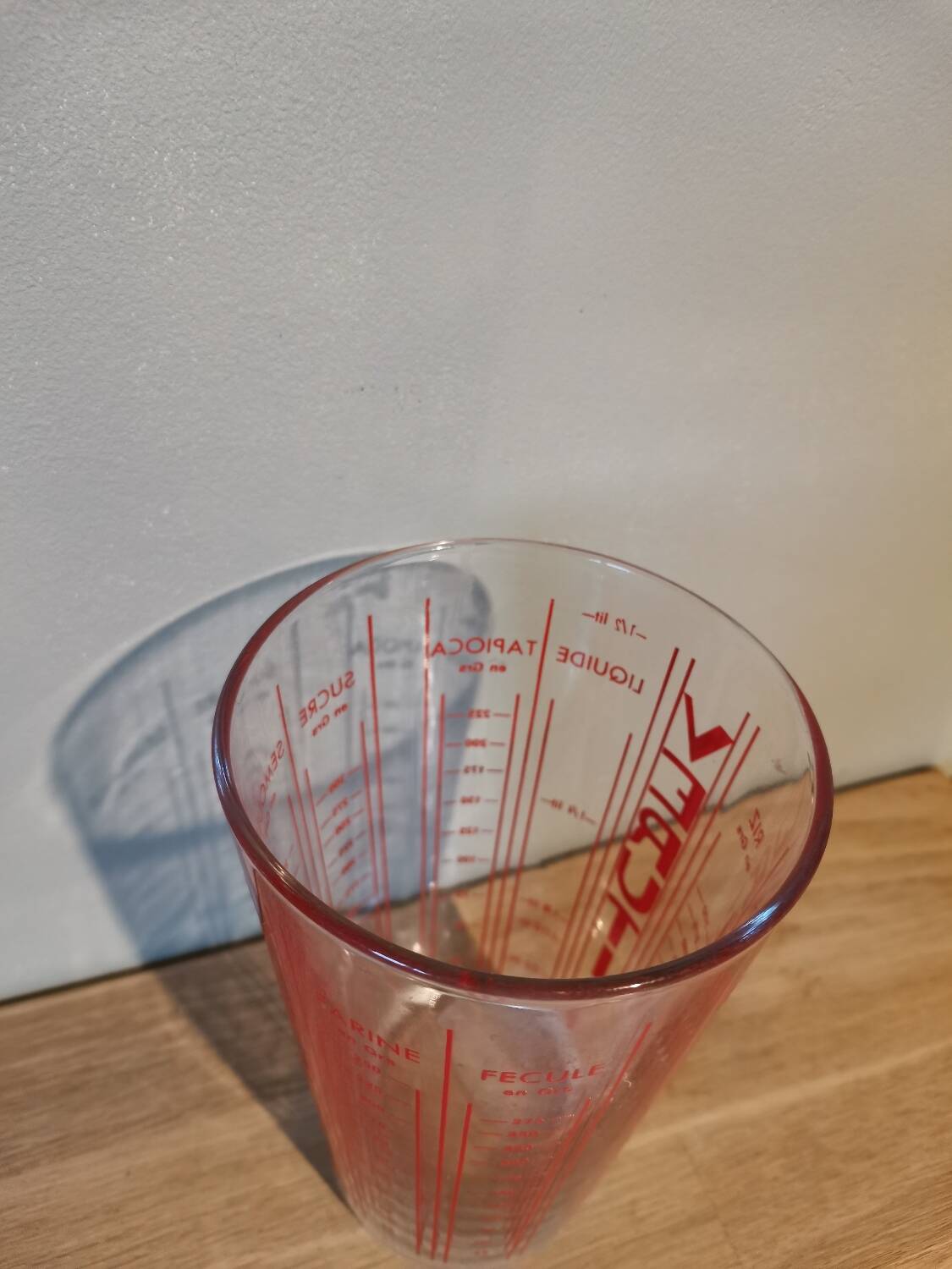 Verutile measuring cup vintage Reims France screen-printed glass