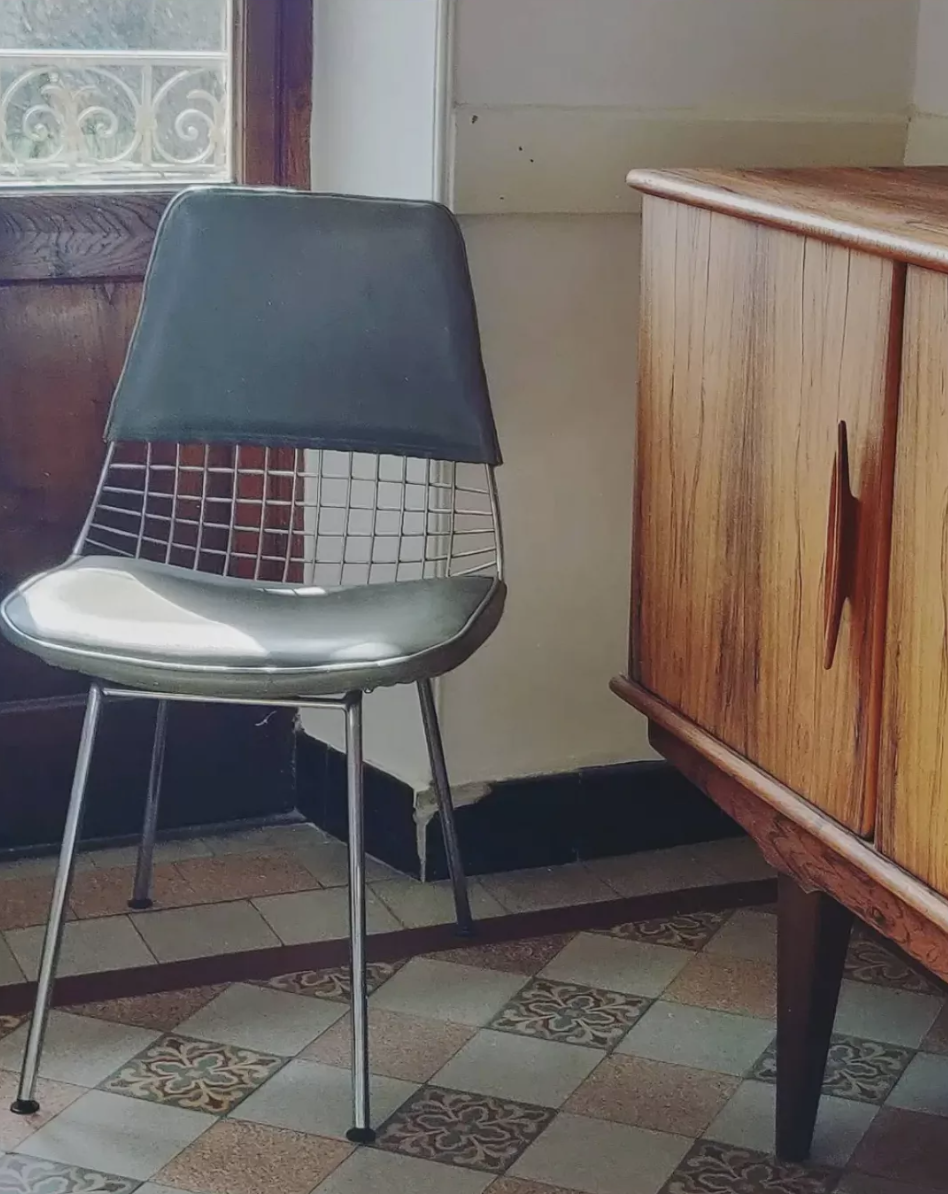 Pair of wired chairs