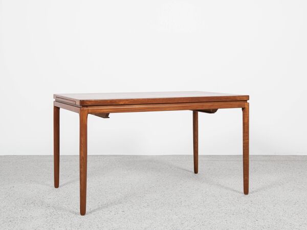Petite table à manger danoise du milieu du siècle en teck par Christian Linneberg, années 1960