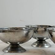 Set of 3 stainless steel bowls