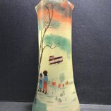 1435 Discreet brand with heel to decipher vase