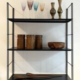 Étagère murale en tôle