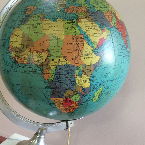 Globe terrestre lumineux