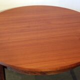 Vintage extendable round table