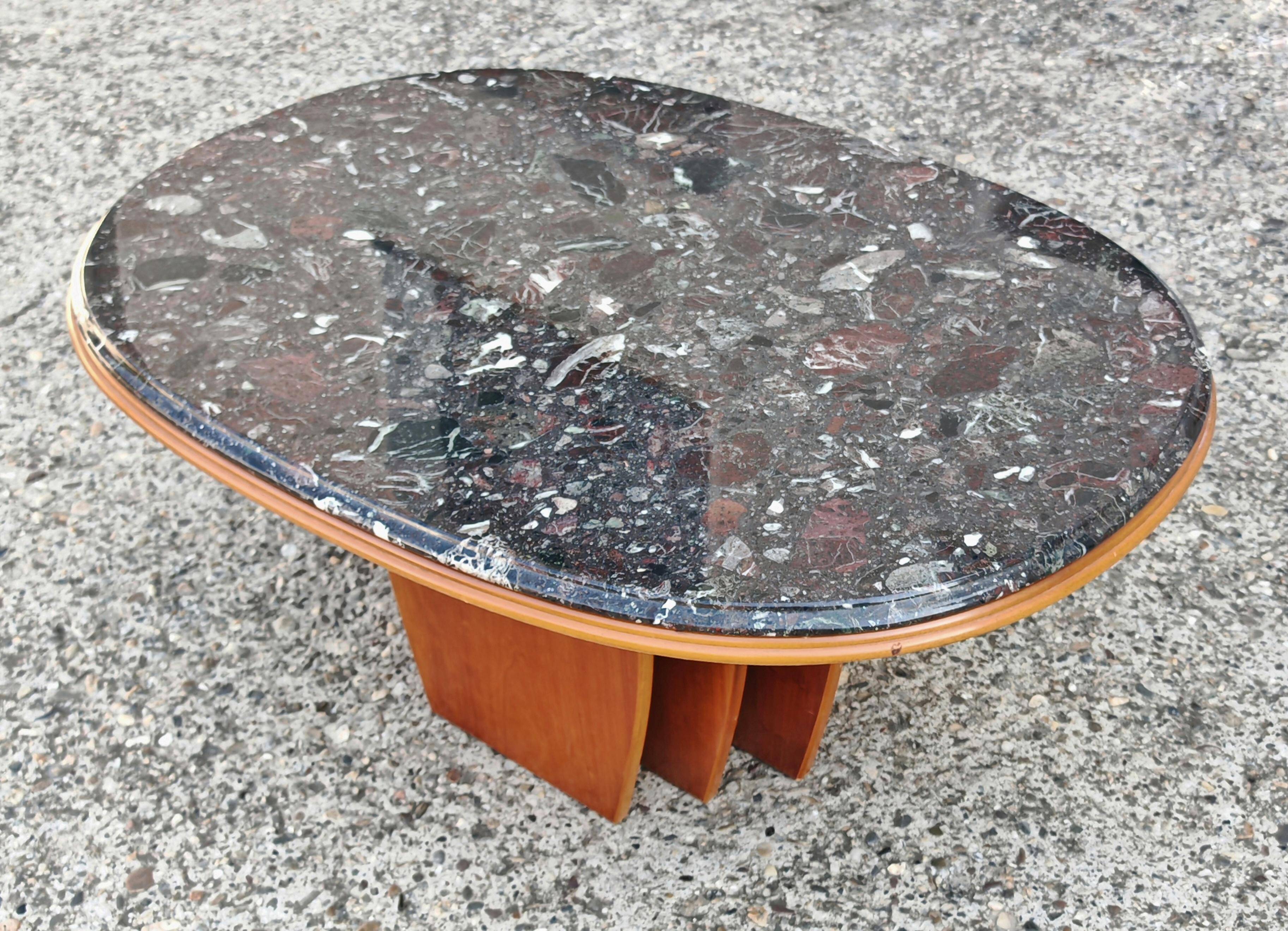 Table basse Mid Century Modern en cerisier avec dessus en granit, Danemark 1970