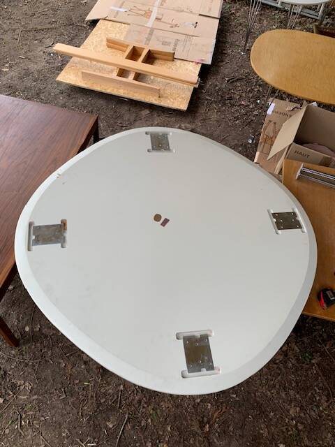 table supercircle de Piet Hein et Bruno Mathsson