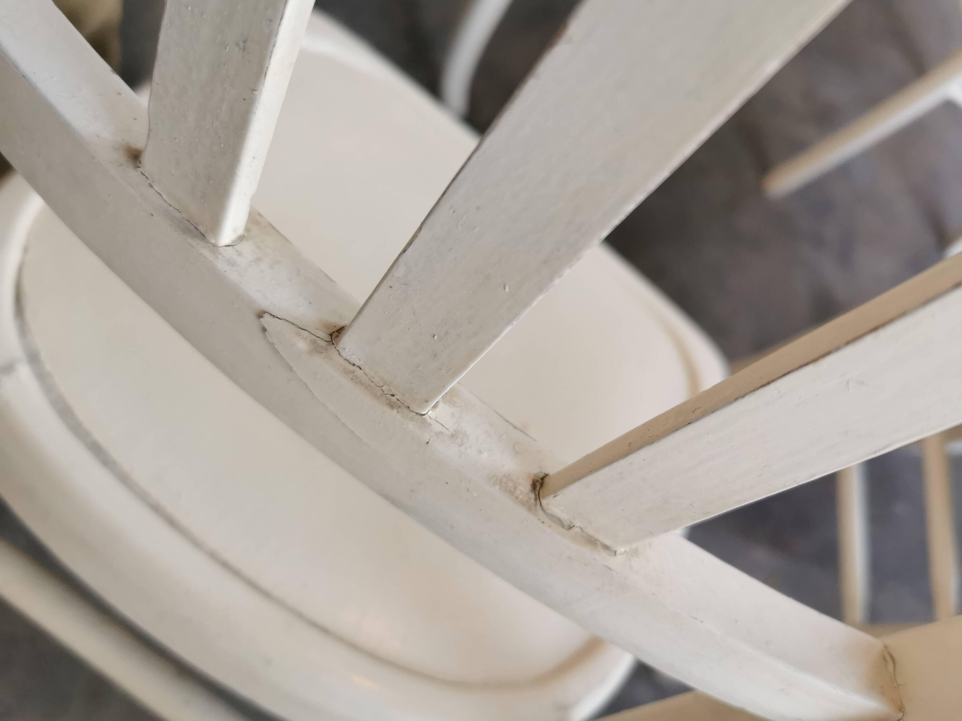 Set de 6 chaises bistrot vintages blanches