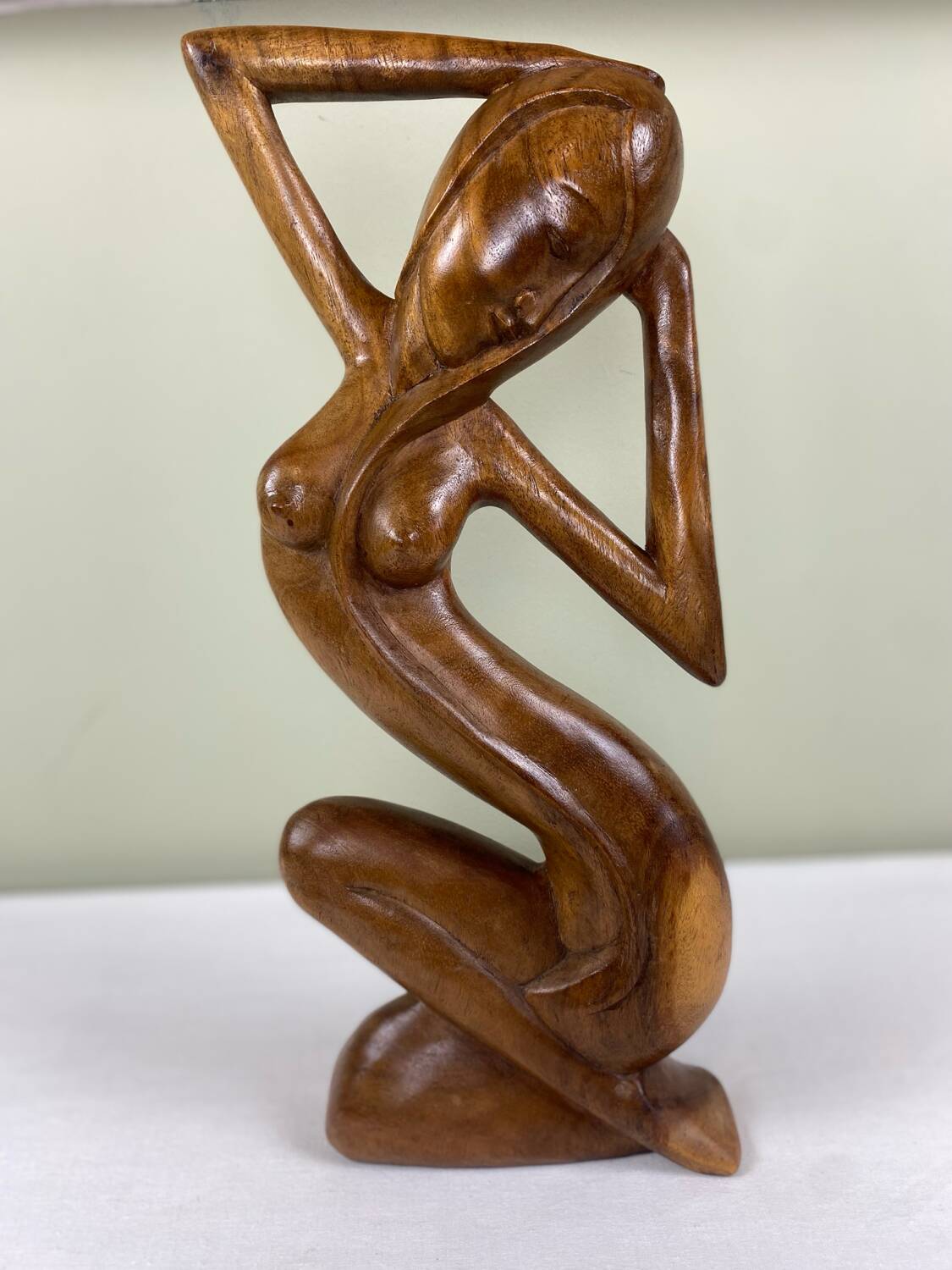 Sculpture courbes de femme