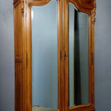 Louis XV wardrobe in walnut with blond patina circa 1880-1900