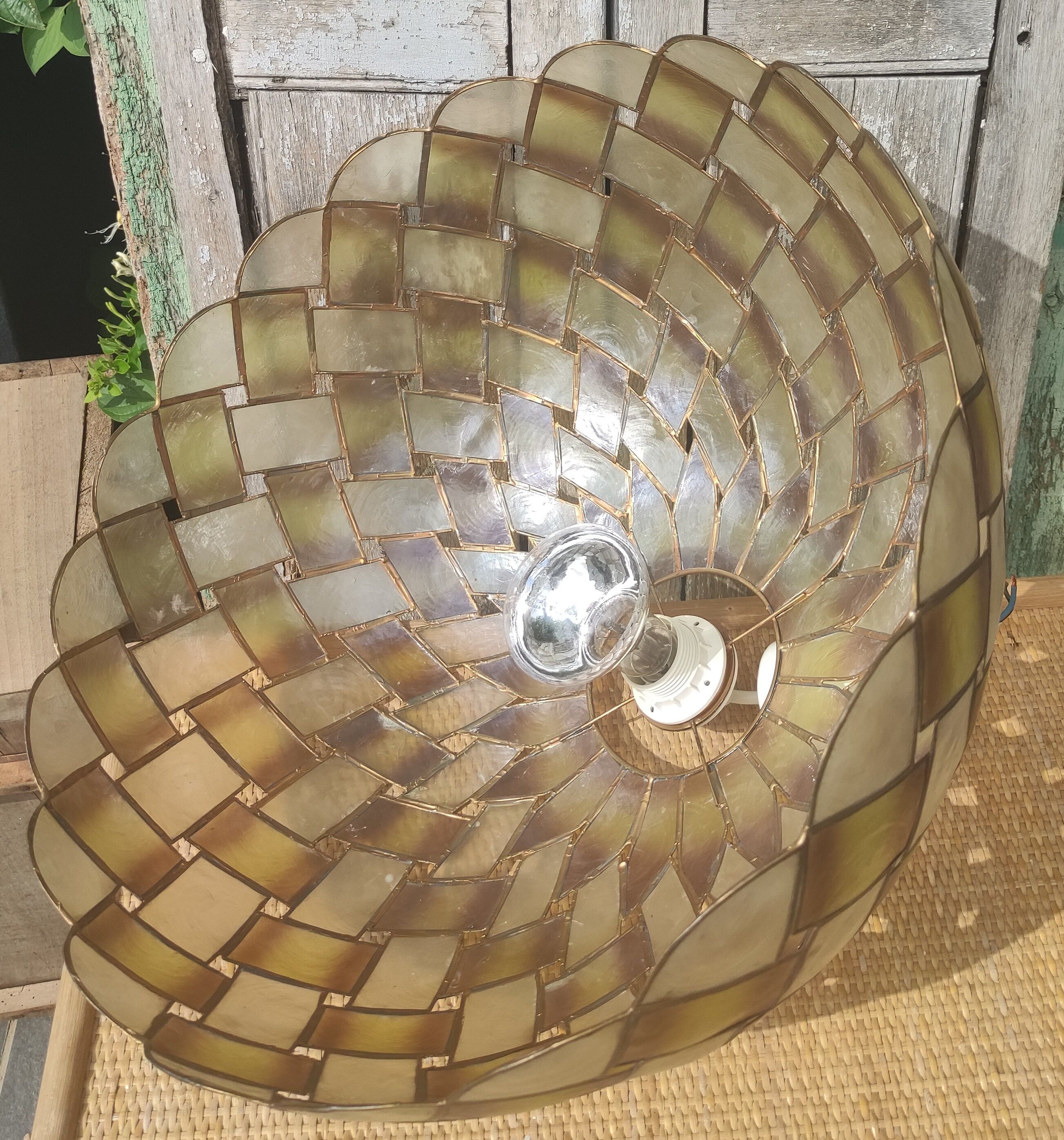Large vintage pendant lamp in mother-of-pearl and brass