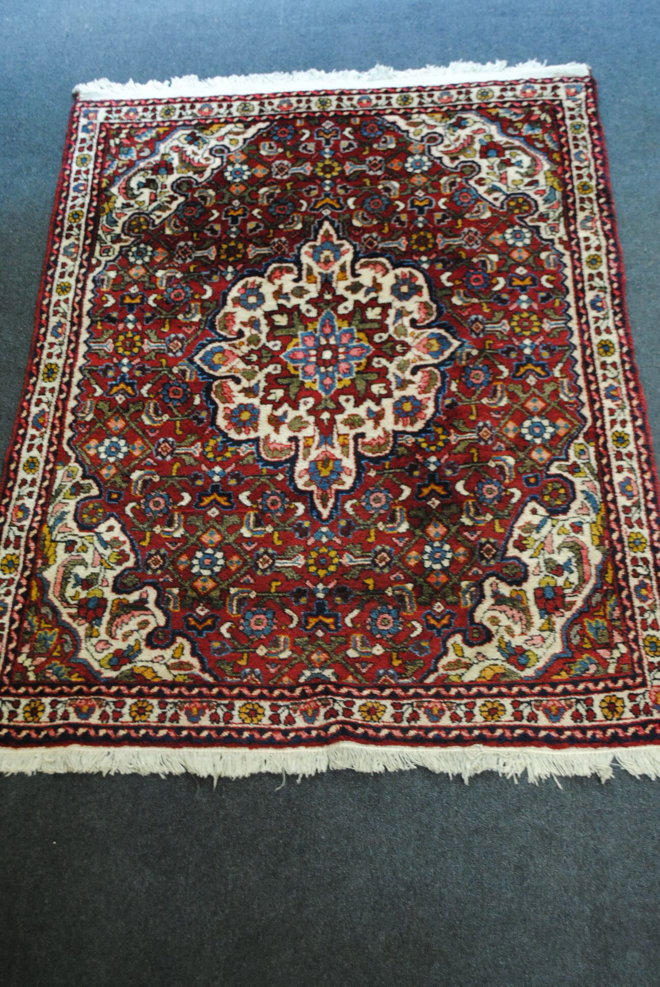 Persian rug authentic 147cmx110cm in perfect