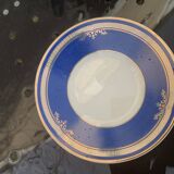 Porcelain coffee service, composed of 12 pieces, 6 cups and 6 saucers, royal blue color