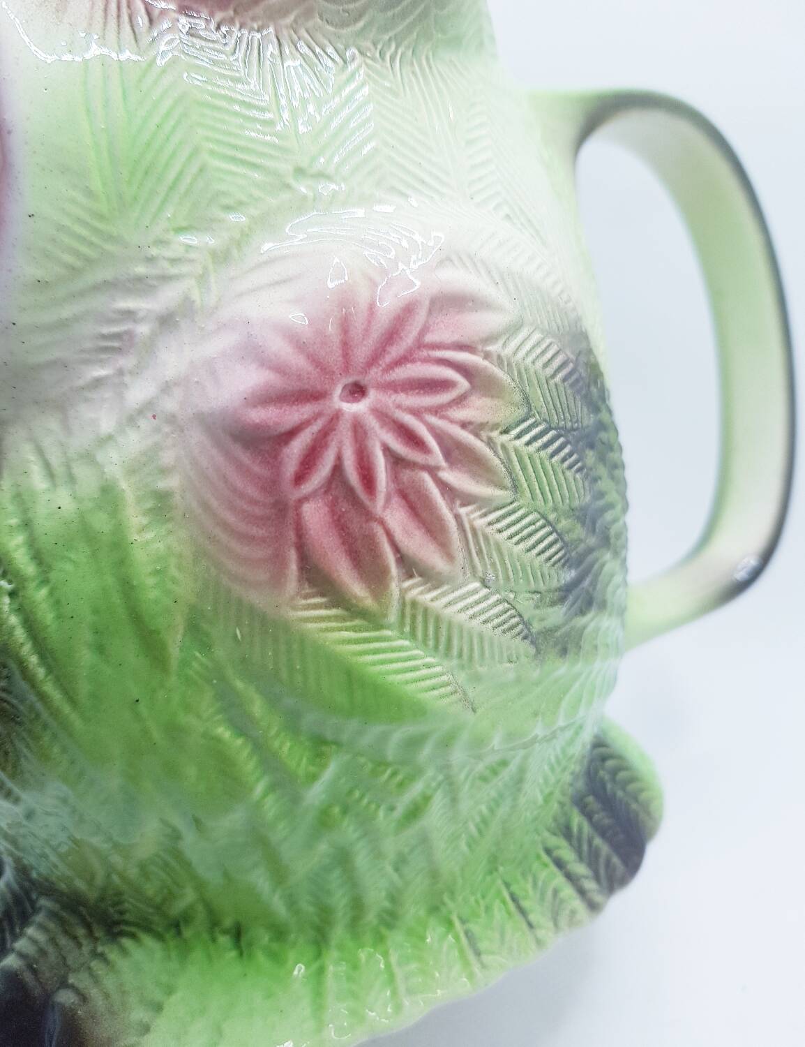 Grand pichet hibou en barbotine