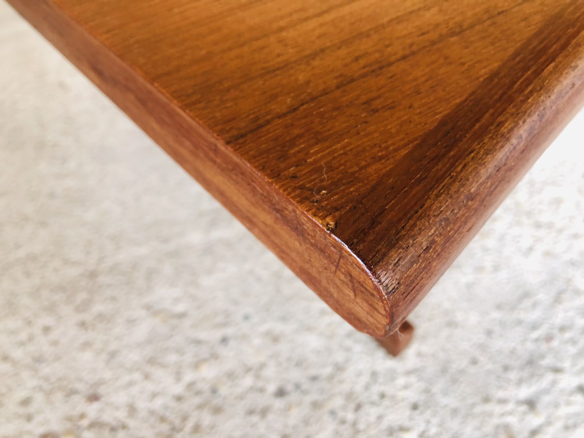 Table basse en teck danoise, Johannes Andersen pour CFC Silkeborg, Circa 60's