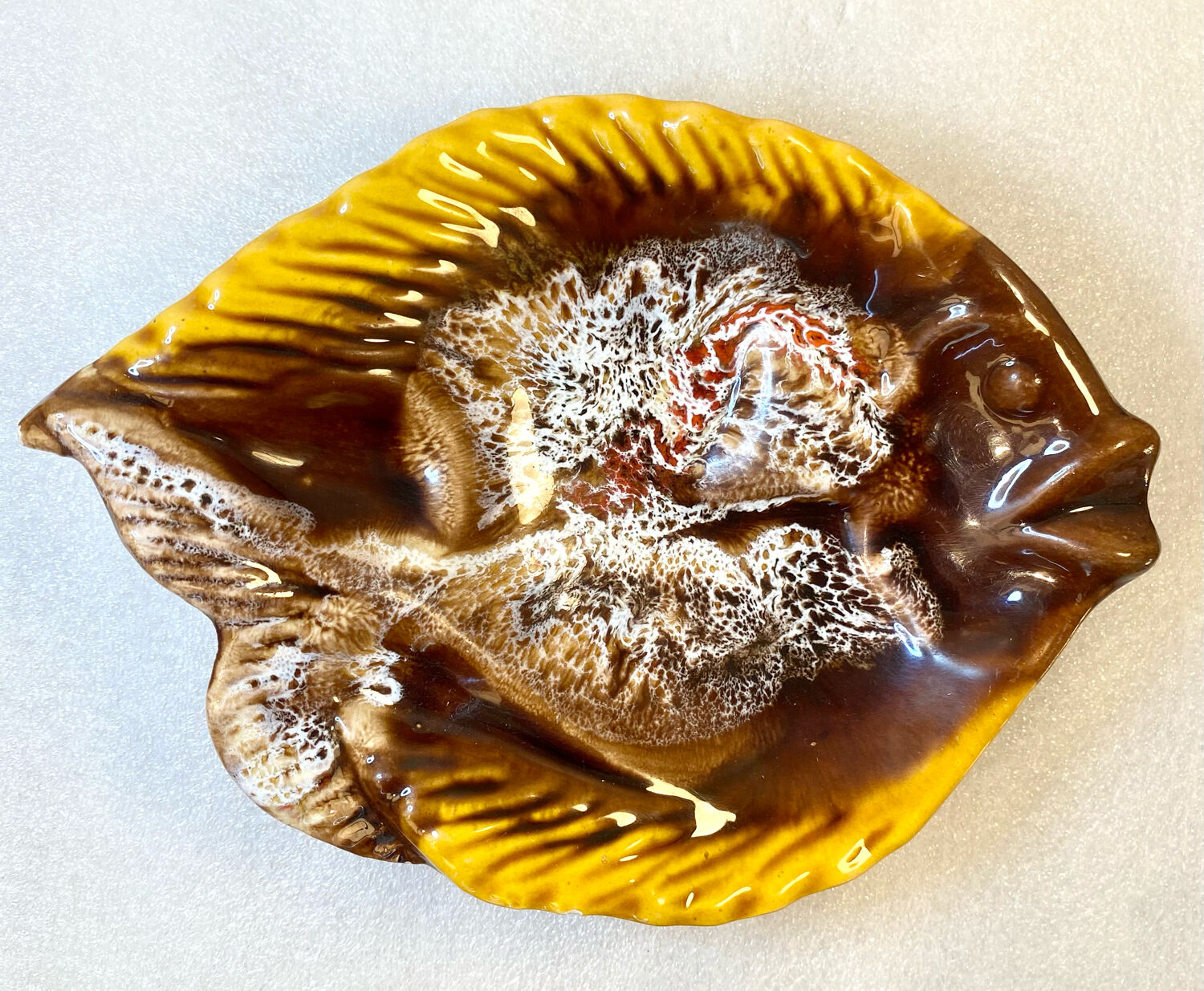 Fish tidy in ceramic