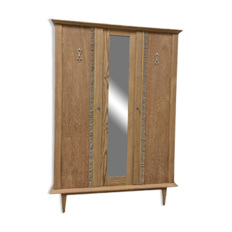 Armoire vintage