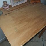 Child desk