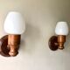 Paire d'appliques 1980 bois et opaline