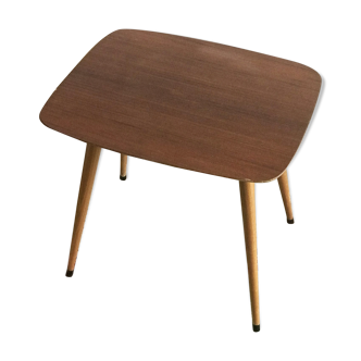 Small table low removable tapered legs