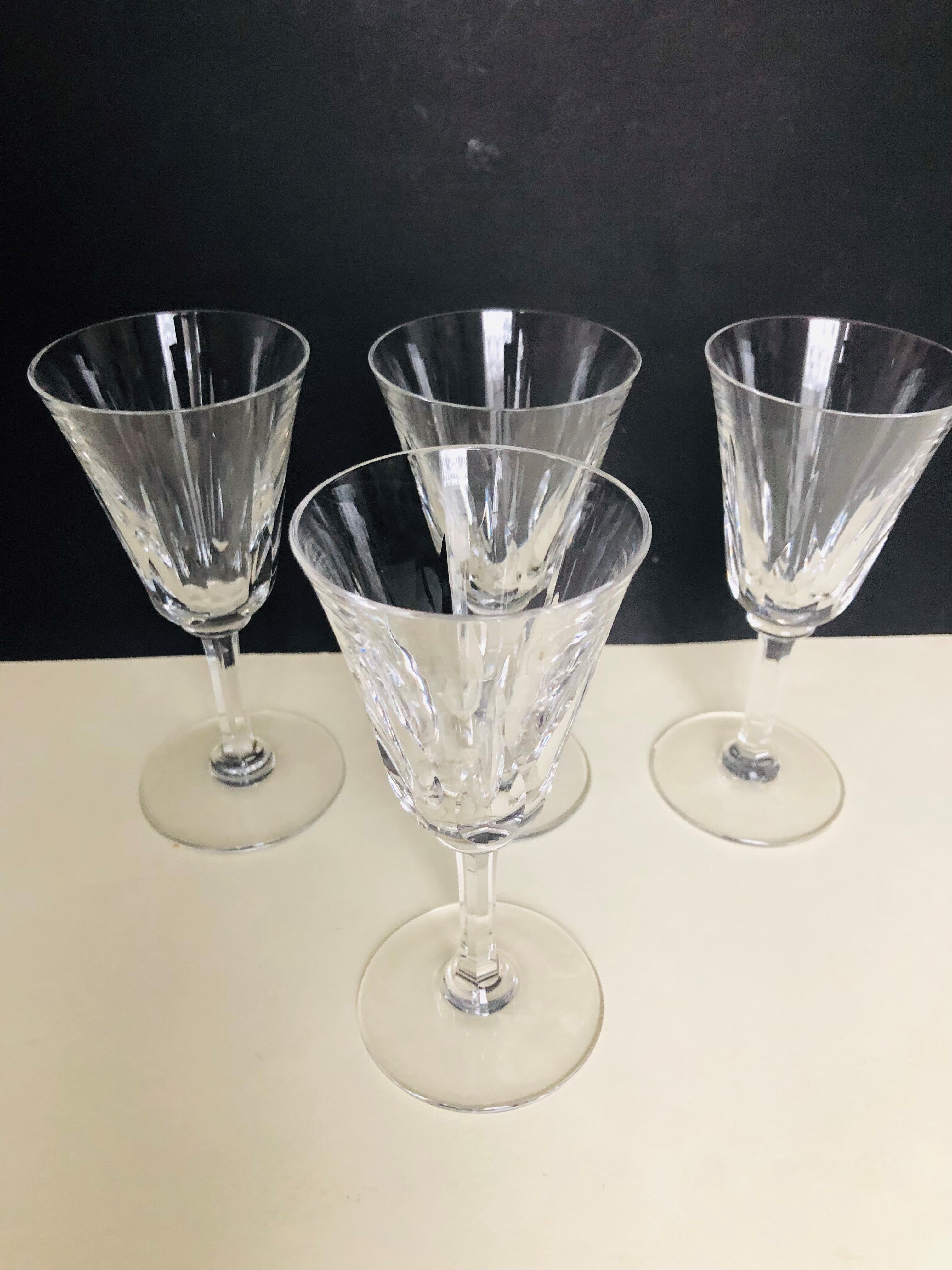 4 Glass of cut crystal wine from Saint Louis Cerdanya model