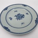 Plate in porcelain blue and white china xviii floral decoration