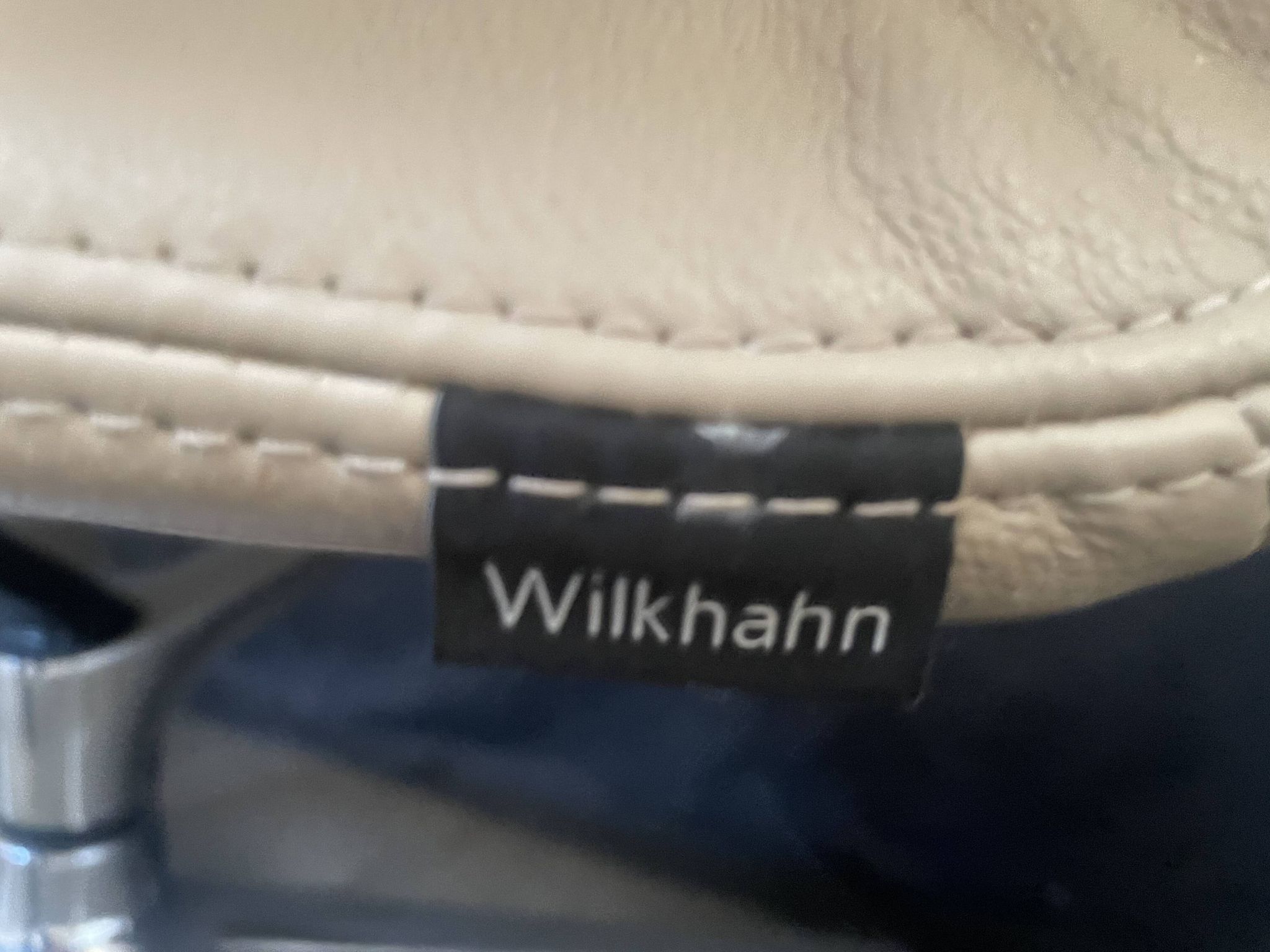 Wilkhan chair graph 302/5