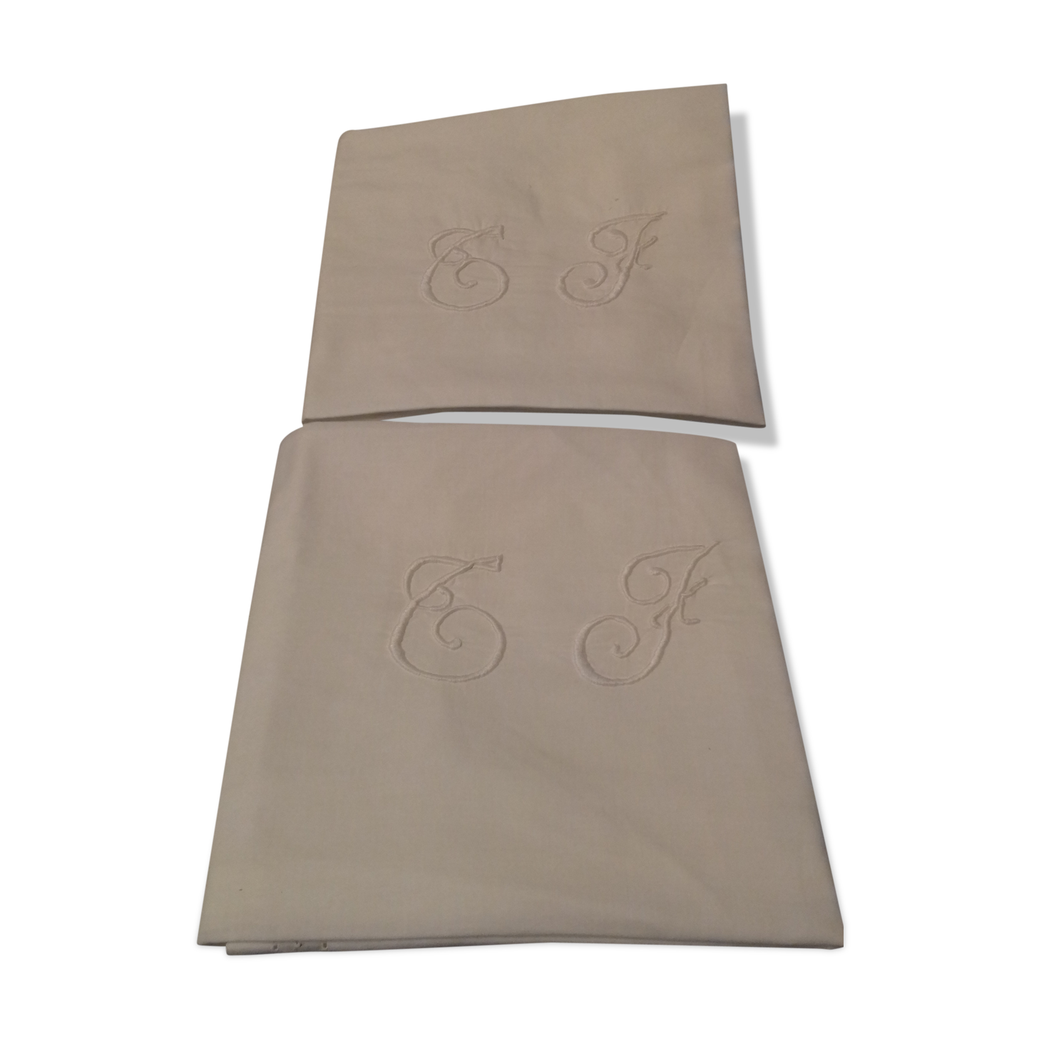2 pretty linen or fine cotton, monogram C F.open edges