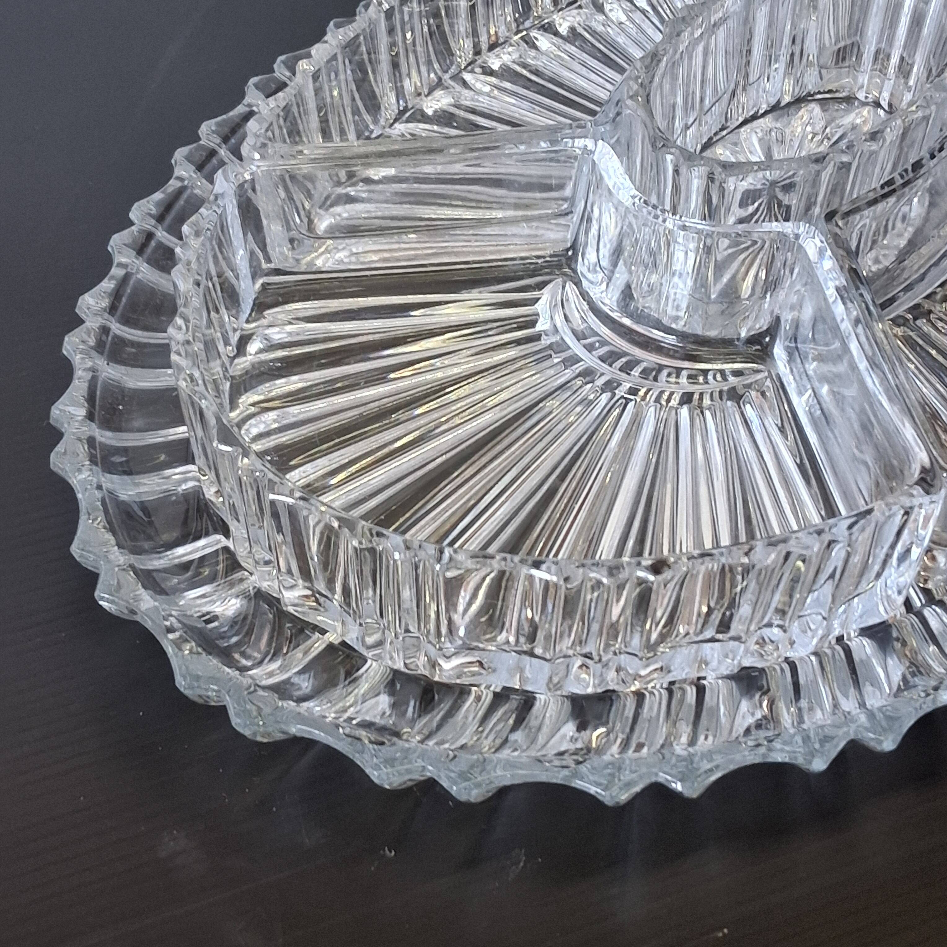 Very nice old glass hors d'oeuvre dish.