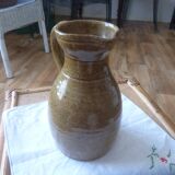 Sandstone pitcher - pottery from the wood of Laud