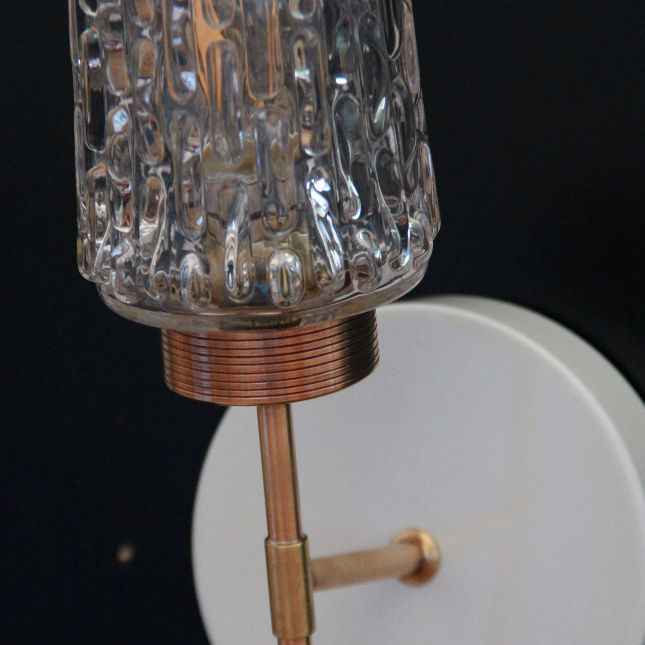 Paire d'appliques murales flambeau torche tulipe verre moulé transparent