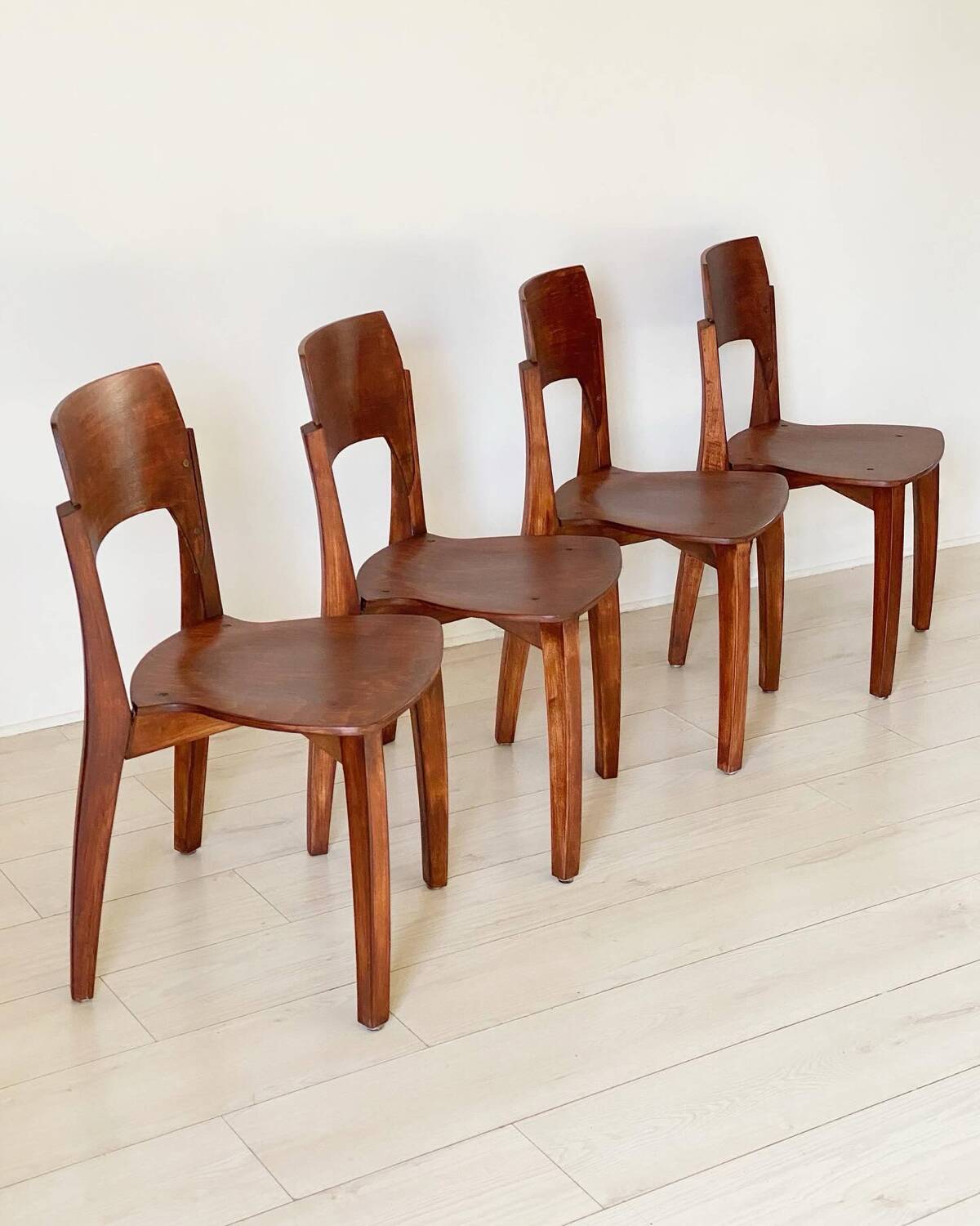 4 mahogany wooden chairs