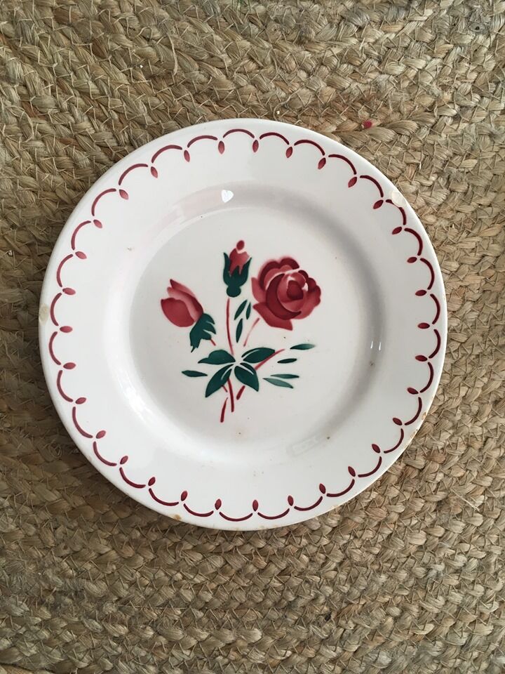 Set eight flowery dessert plates
