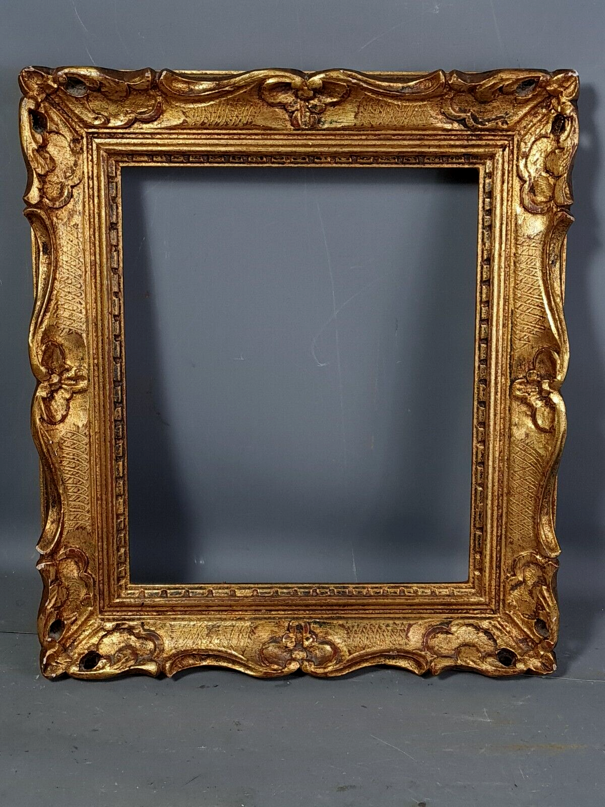 Old frame gilded carved wood gold leaf 41x36 cm, foliage 30x25 cm Montparnasse style SB