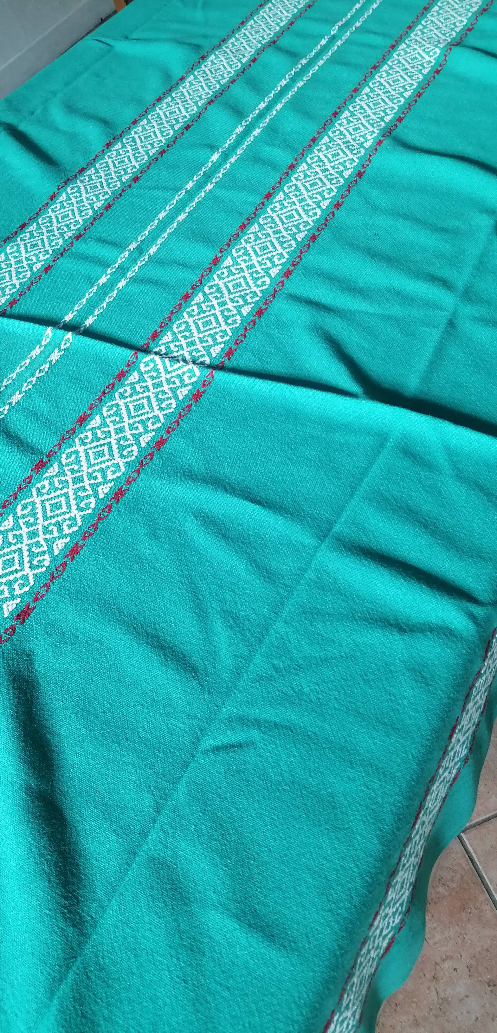 Tablecloth and 8 matching towels Old Green Basque