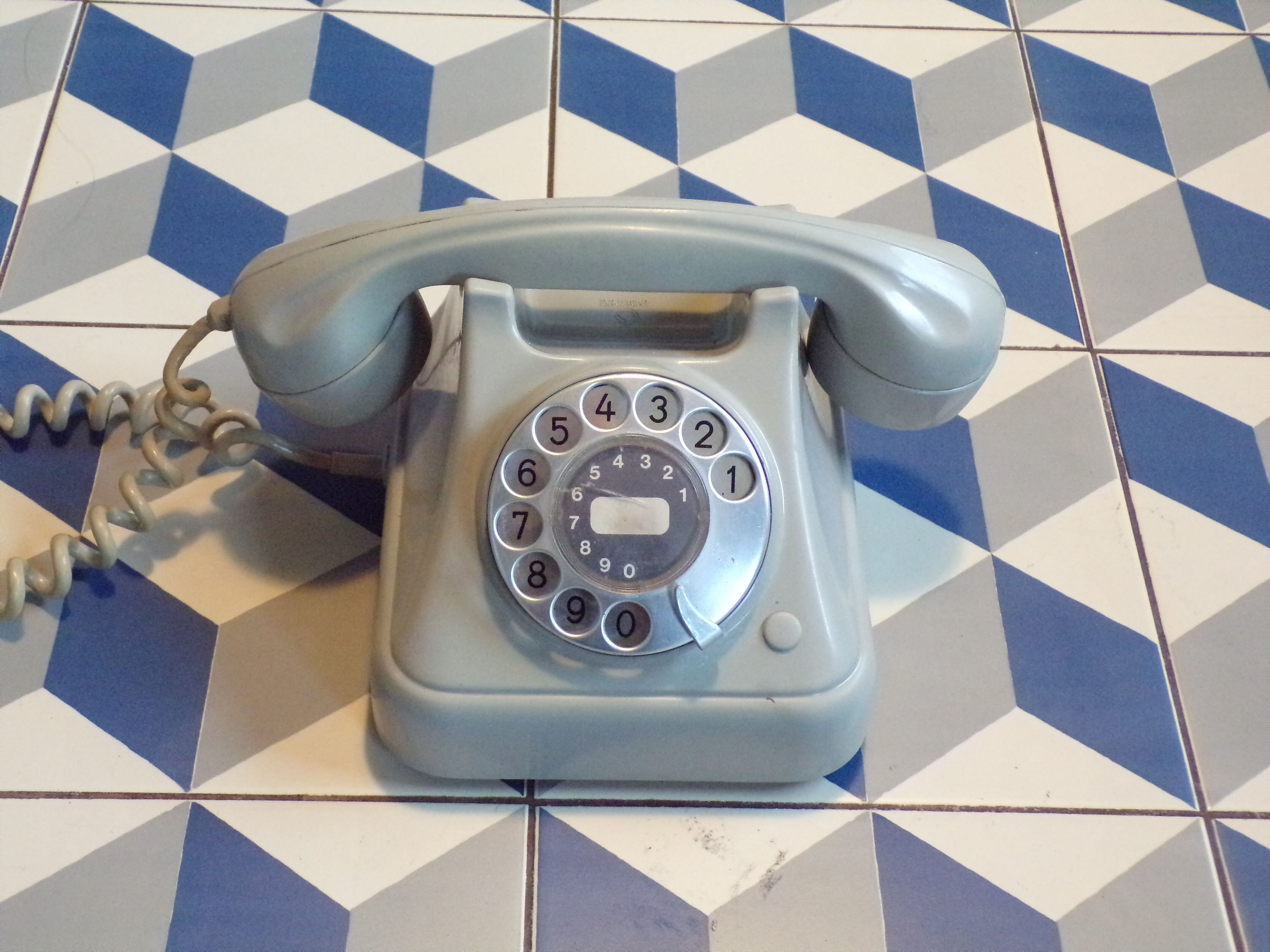 Swiss vintage dial phone in Bakelite