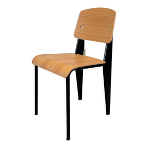 Chaise Standard par Jean Prouvé