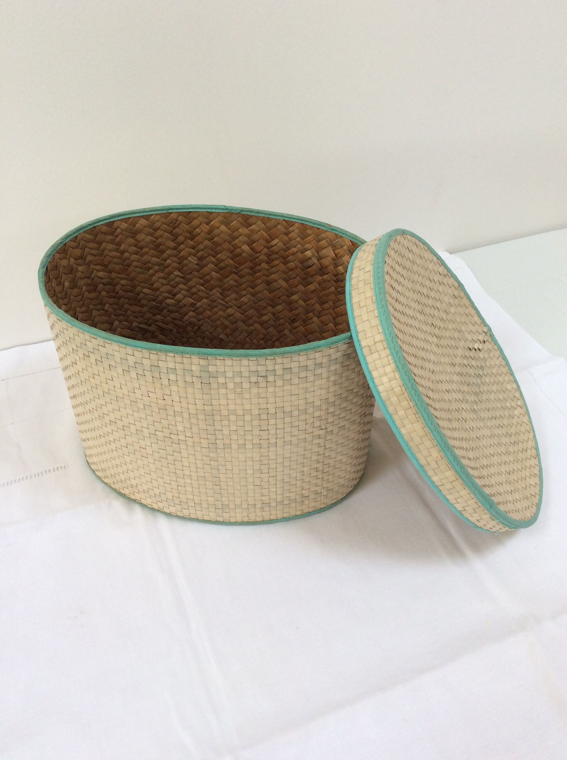 Basket with lid vintage