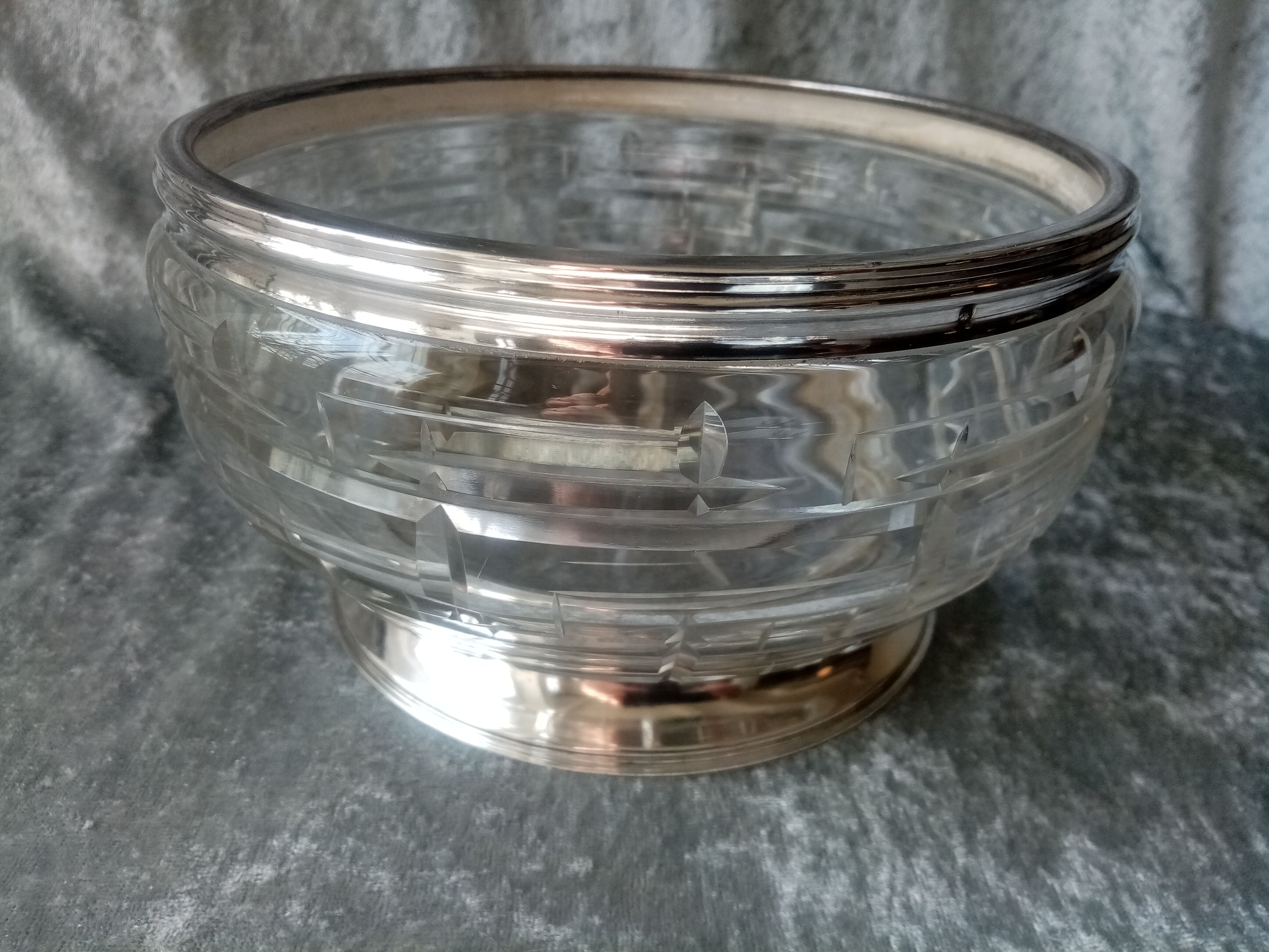 Crystal salad bowl cut and strapping and foot in solid silver poincon minerva
