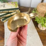 Pear-shaped brass tidy