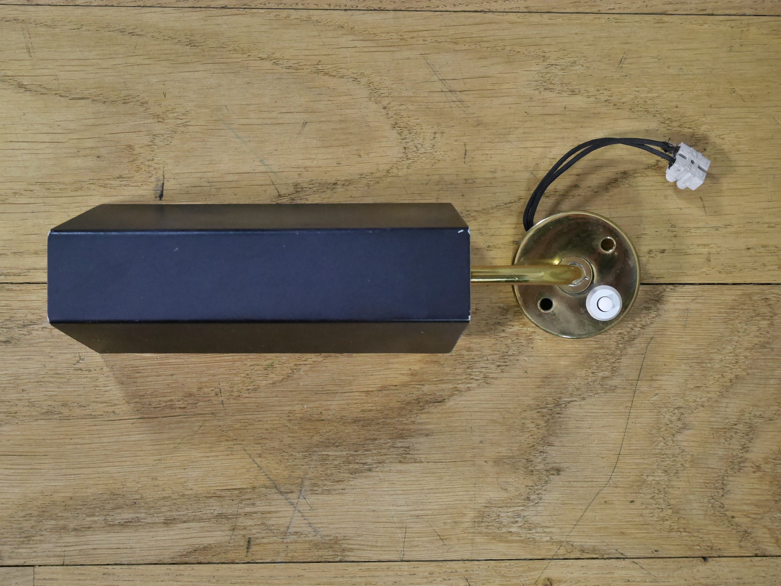 Wall light brass and black years reflector 50