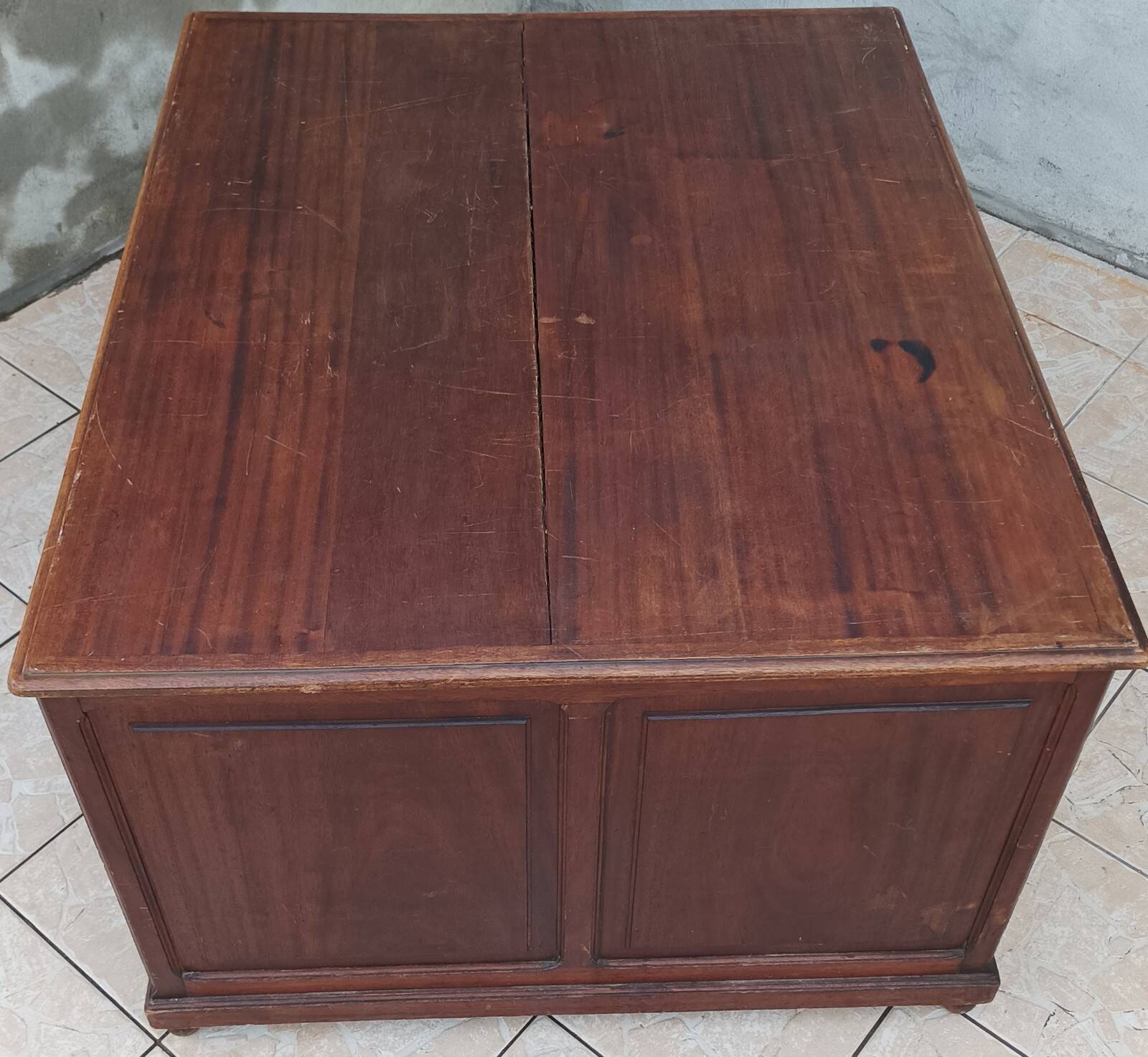 Vintage double-sided mahogany desk with 18 drawers.