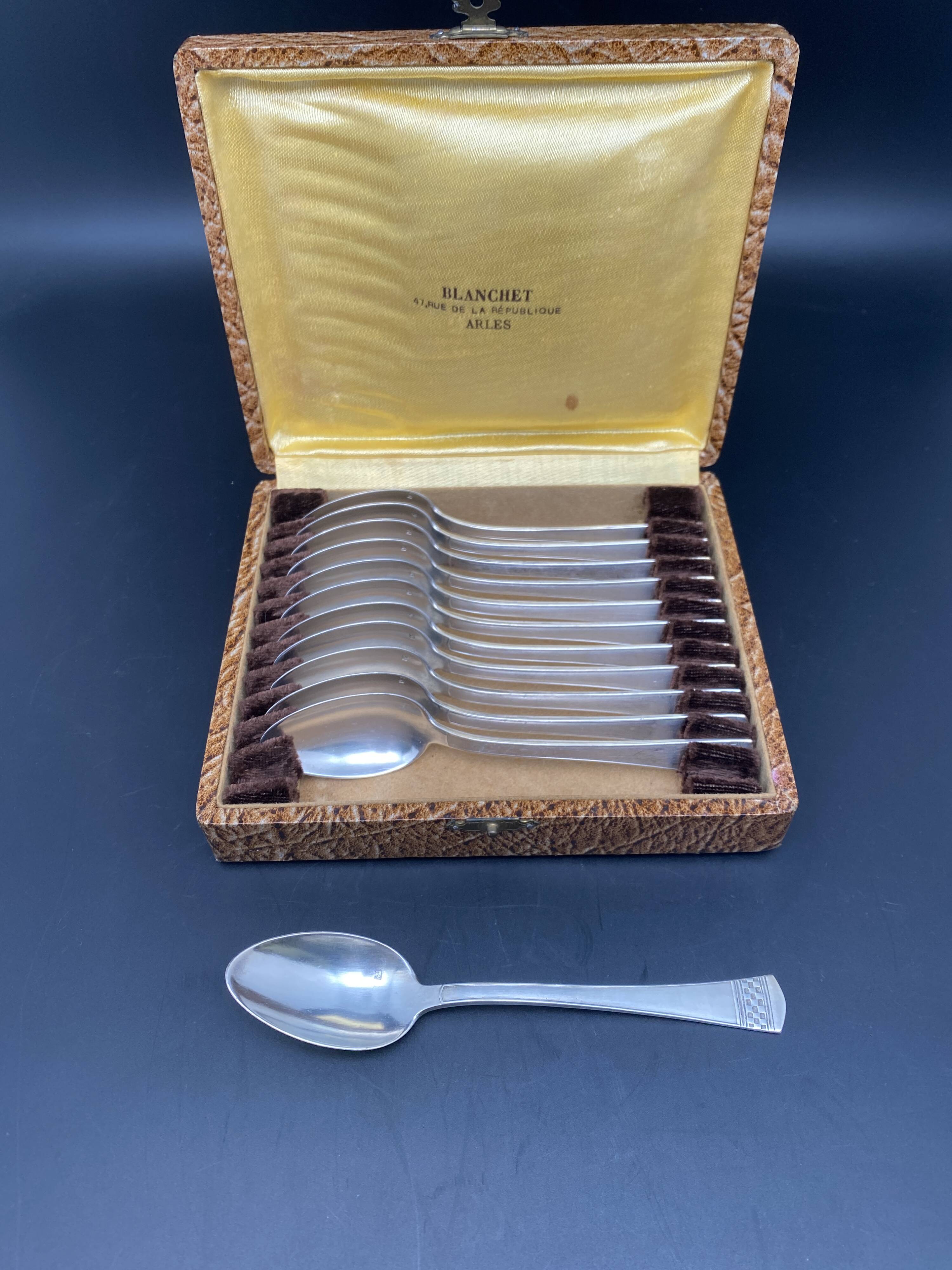 Dessert spoon set