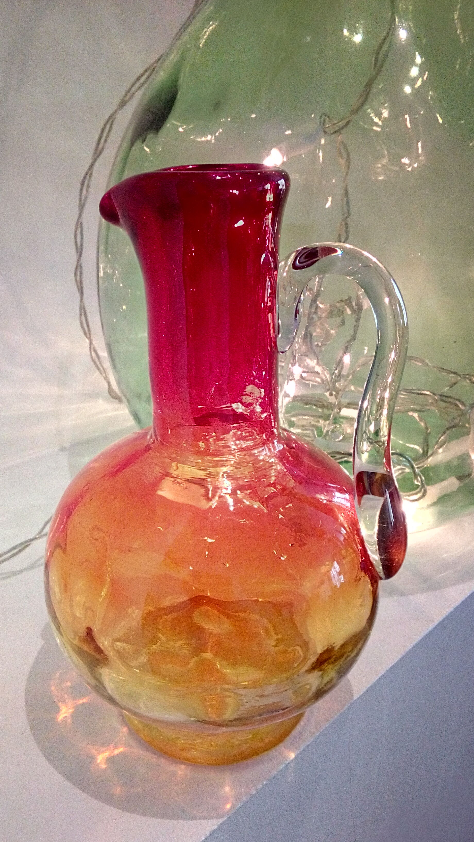 Pichet en verre coloré