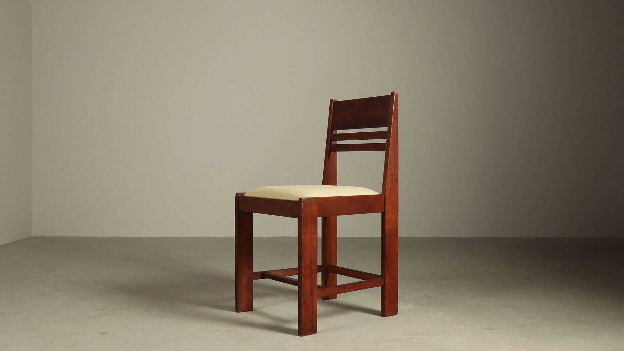 Set of 4 Dutch Hague School oak dining chairs, 1925-1935