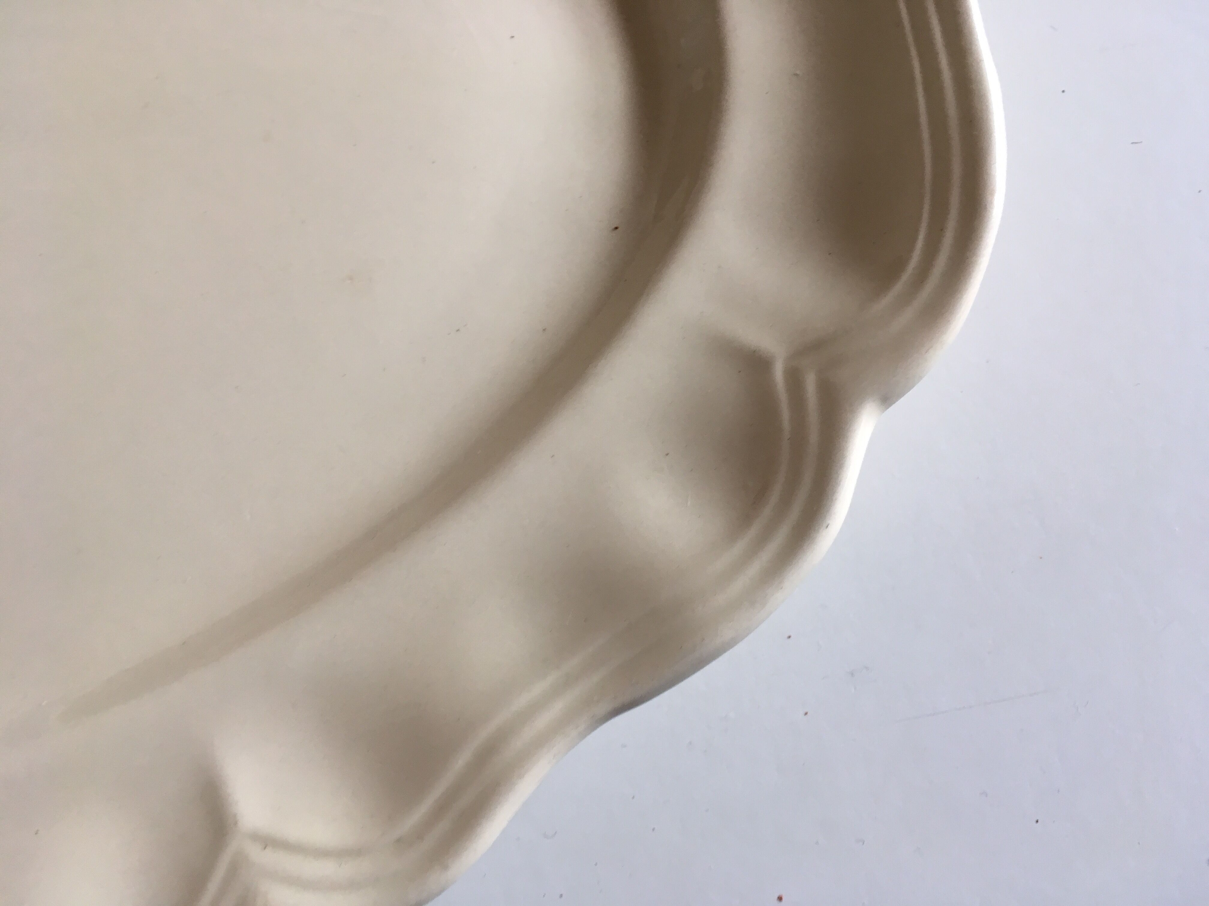 Sarreguemines ivory dish with oval godrons 38cm